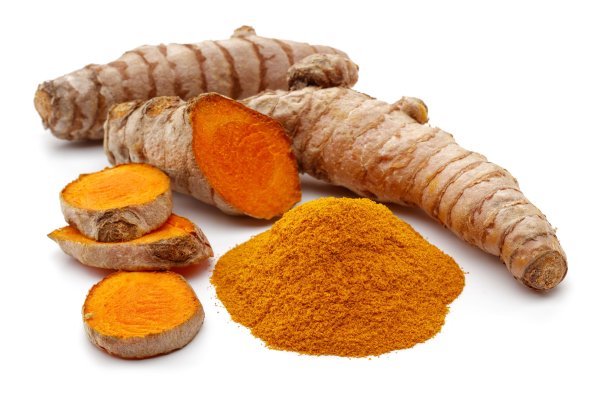 Le curcuma (Curcuma longa L.), racine orangée de la famille des zingibéracées