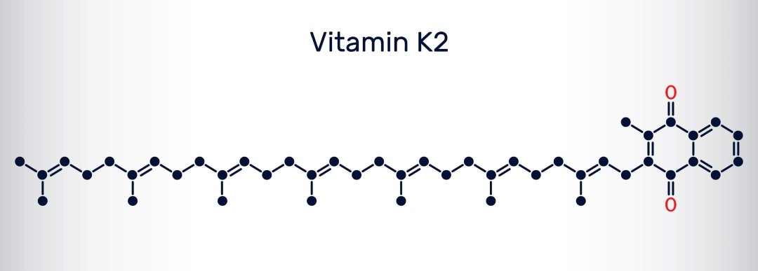 Formule chimique de la vitamine K2, molécule de ménaquinone-7 (MK-7)