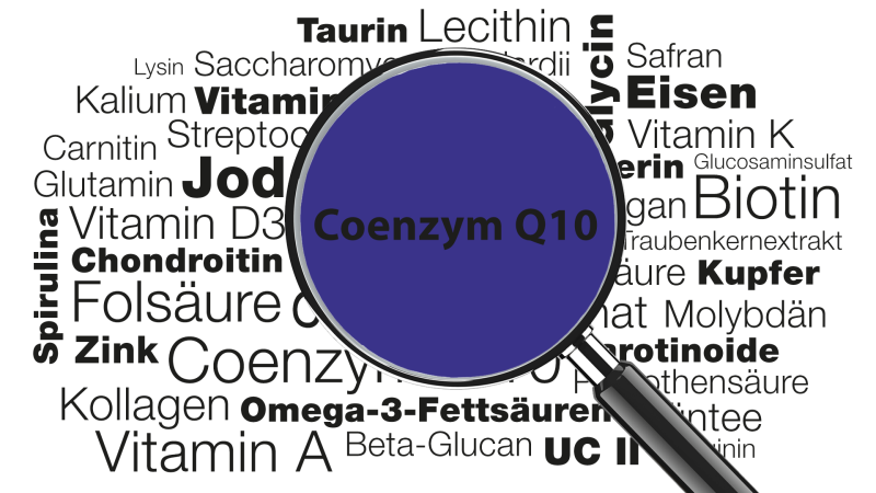 Lupe mit Wort Coenzym Q10 im Fokus » Wissenswertes zu Funktionen, Anwendungsgebieten, Mangel, Lebensmittelquellen uvm.